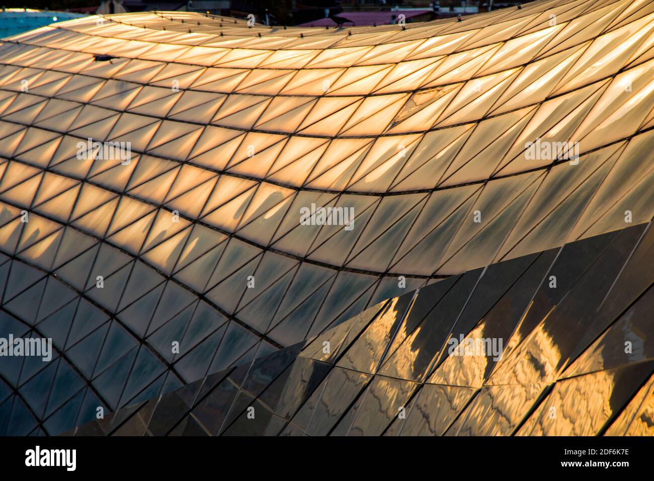 Detalle arquitectónico de edificio moderno